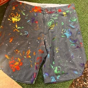 🆕 Men’s Vans Floral Gray Swim Shorts